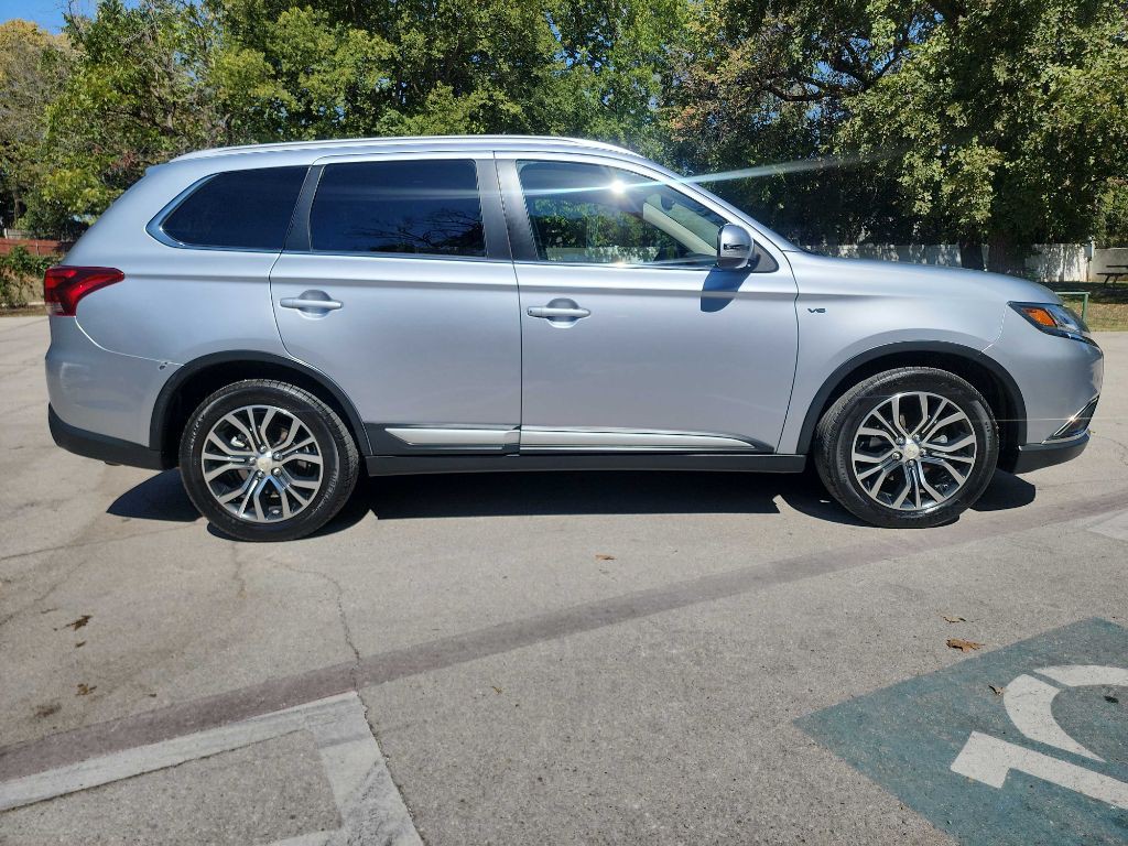 2017 Mitsubishi Outlander Image 7