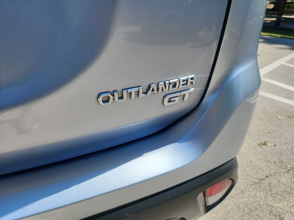 2017 Mitsubishi Outlander Image 8