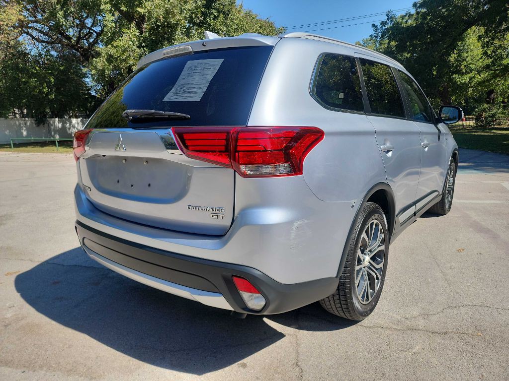2017 Mitsubishi Outlander Image 10