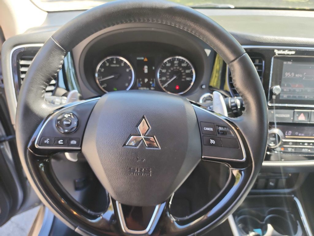 2017 Mitsubishi Outlander Image 19