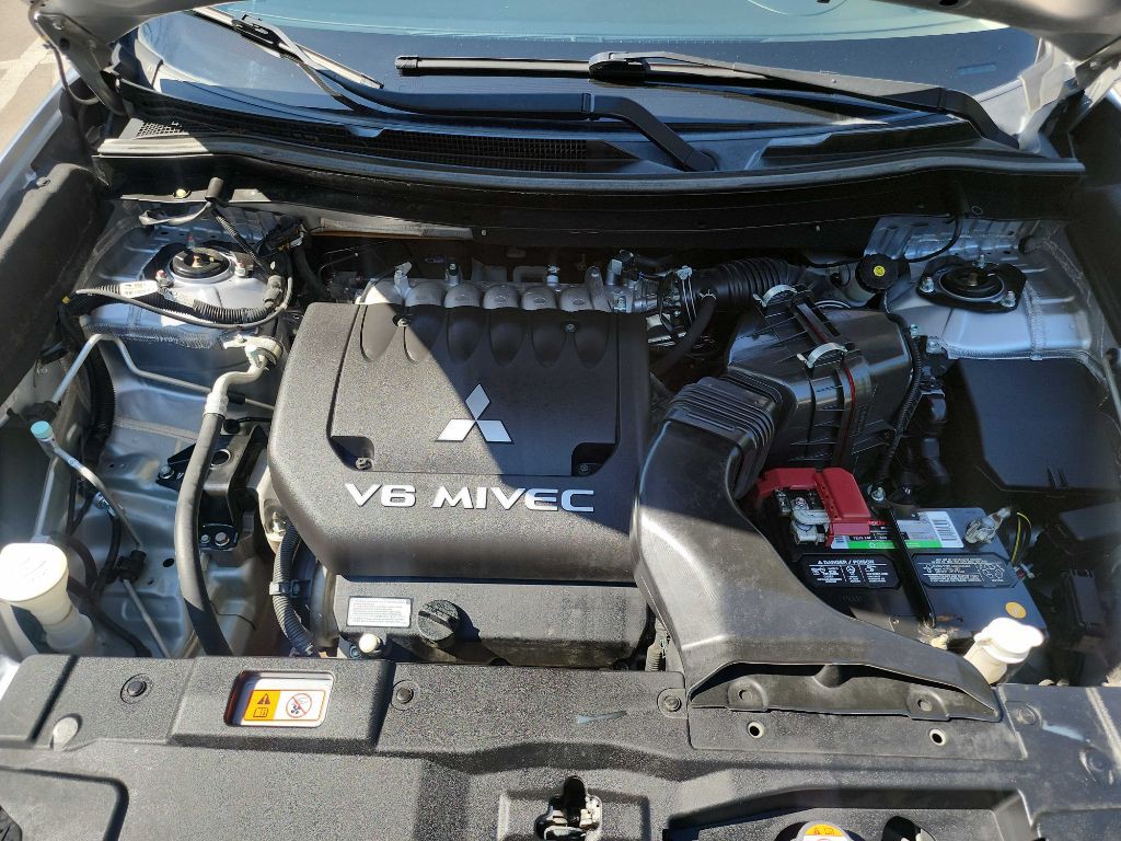 2017 Mitsubishi Outlander Image 42