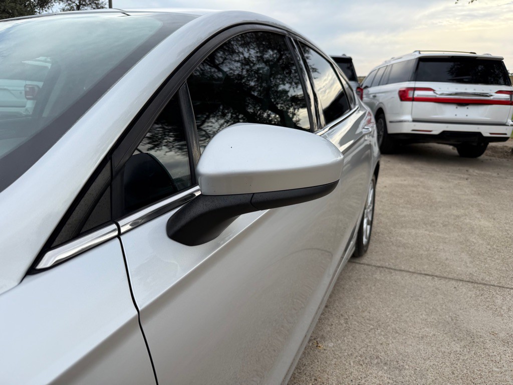 2017 Ford Fusion Image 11