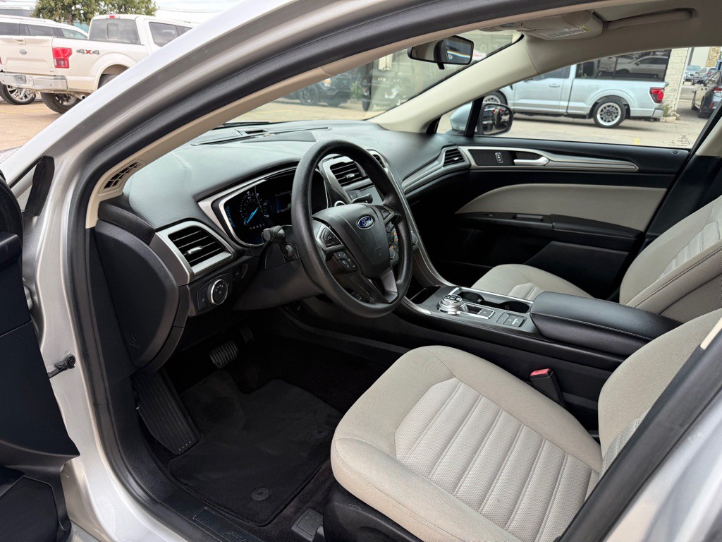 2017 Ford Fusion Image 14