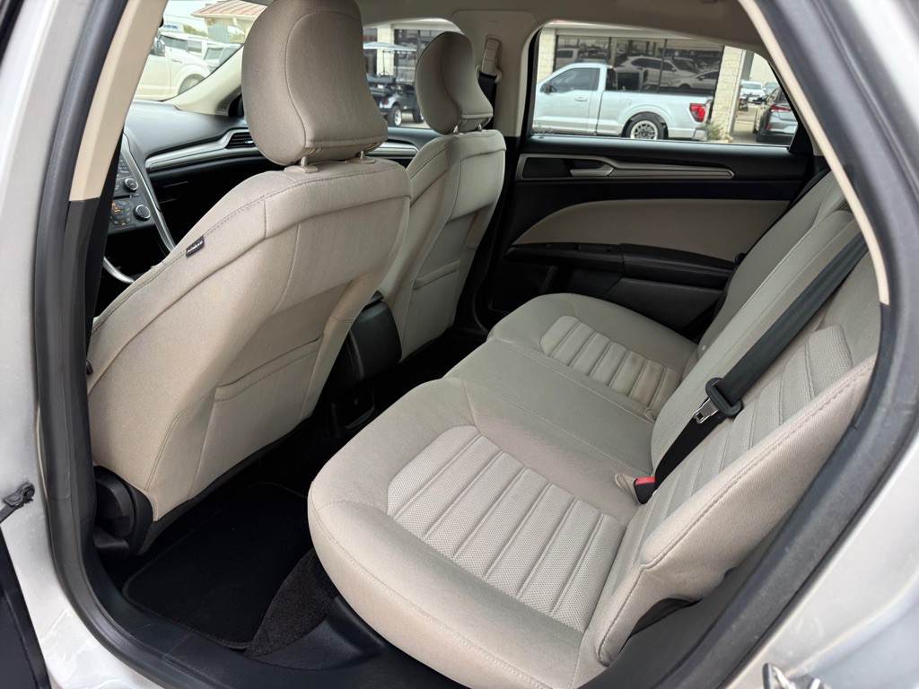 2017 Ford Fusion Image 15