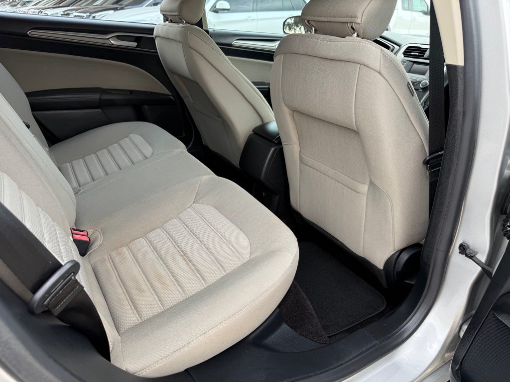 2017 Ford Fusion Image 17