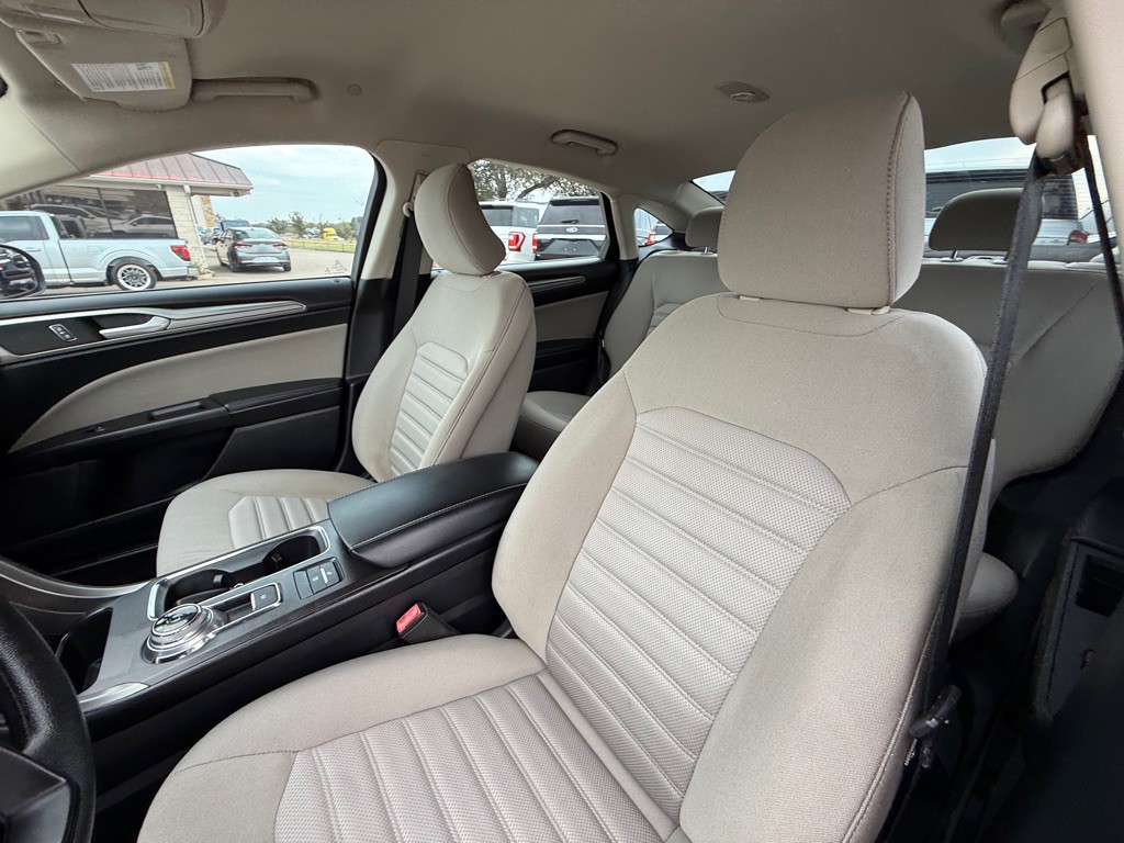 2017 Ford Fusion Image 23