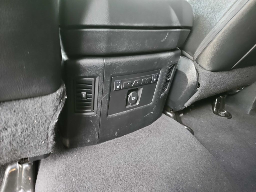 2014 RAM 2500 Image 33