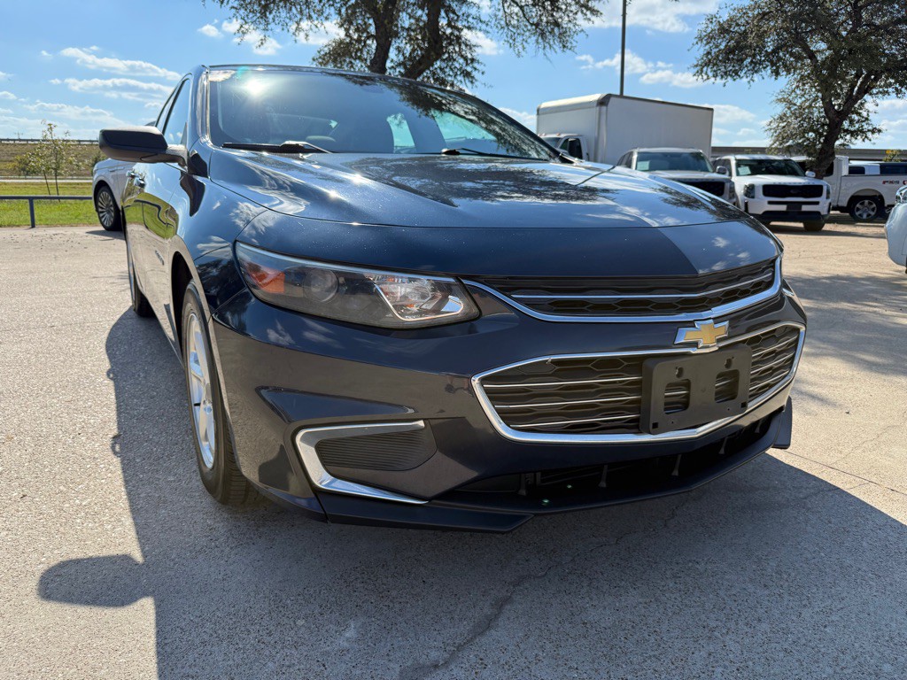 2018 Chevrolet Malibu Image 1