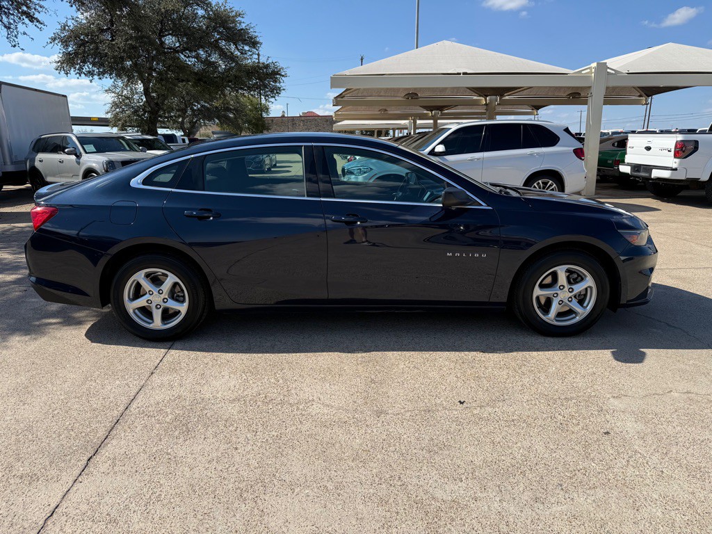 2018 Chevrolet Malibu Image 8