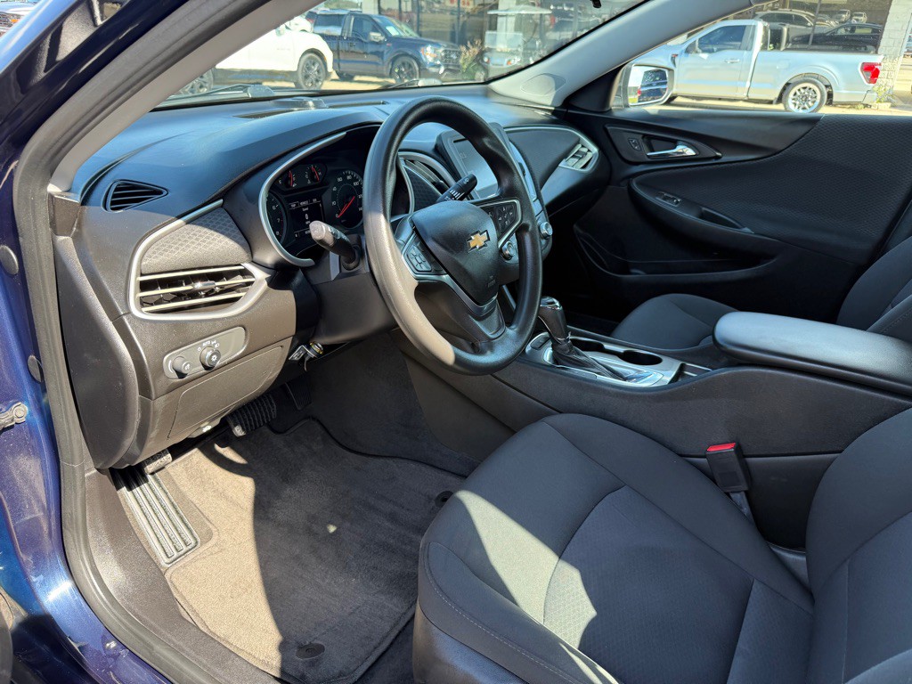 2018 Chevrolet Malibu Image 13