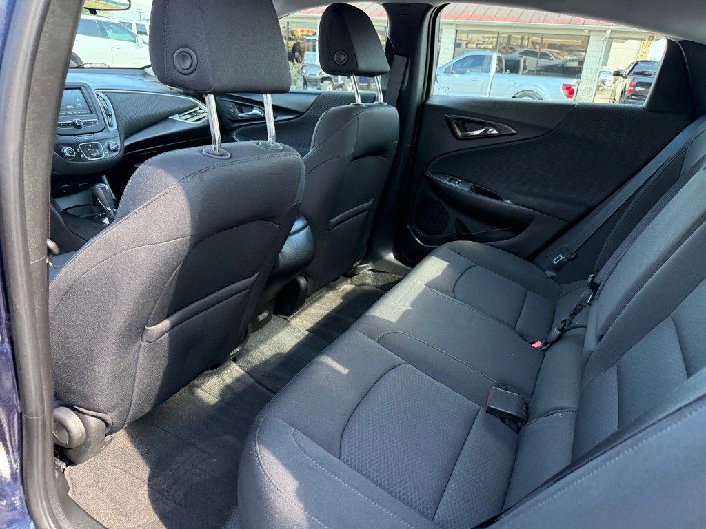 2018 Chevrolet Malibu Image 14