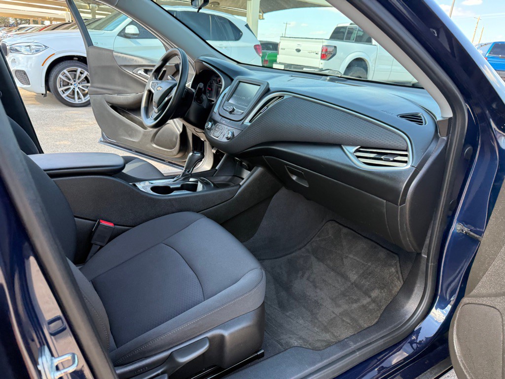 2018 Chevrolet Malibu Image 15