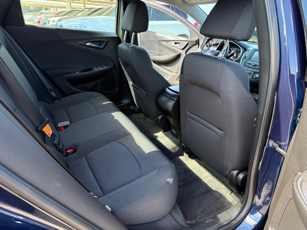 2018 Chevrolet Malibu Image 16
