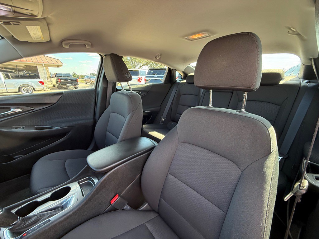 2018 Chevrolet Malibu Image 17