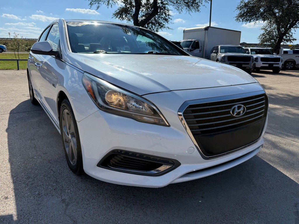 2017 Hyundai Sonata Image 1
