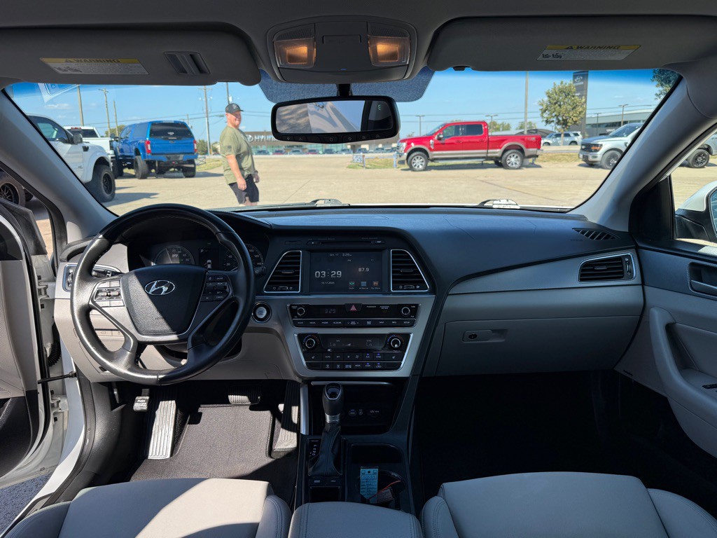 2017 Hyundai Sonata Image 21
