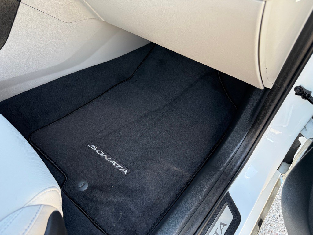 2017 Hyundai Sonata Image 22