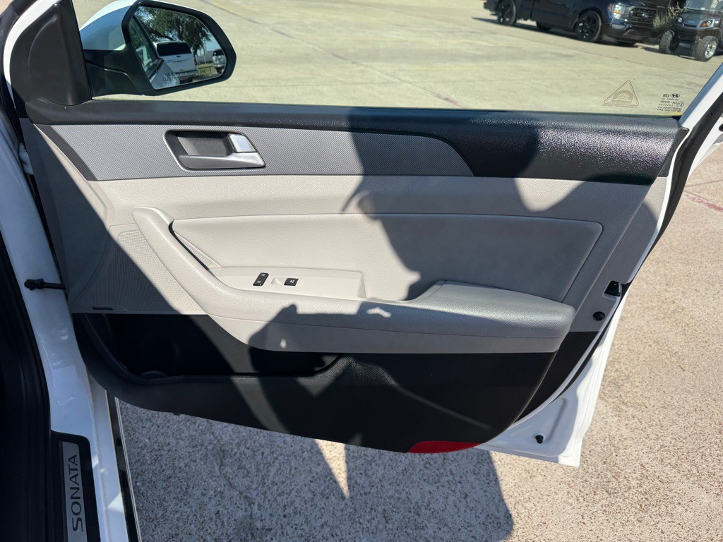2017 Hyundai Sonata Image 23