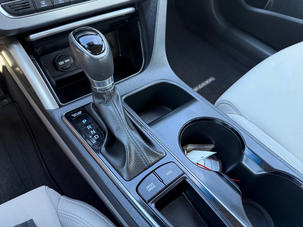 2017 Hyundai Sonata Image 30
