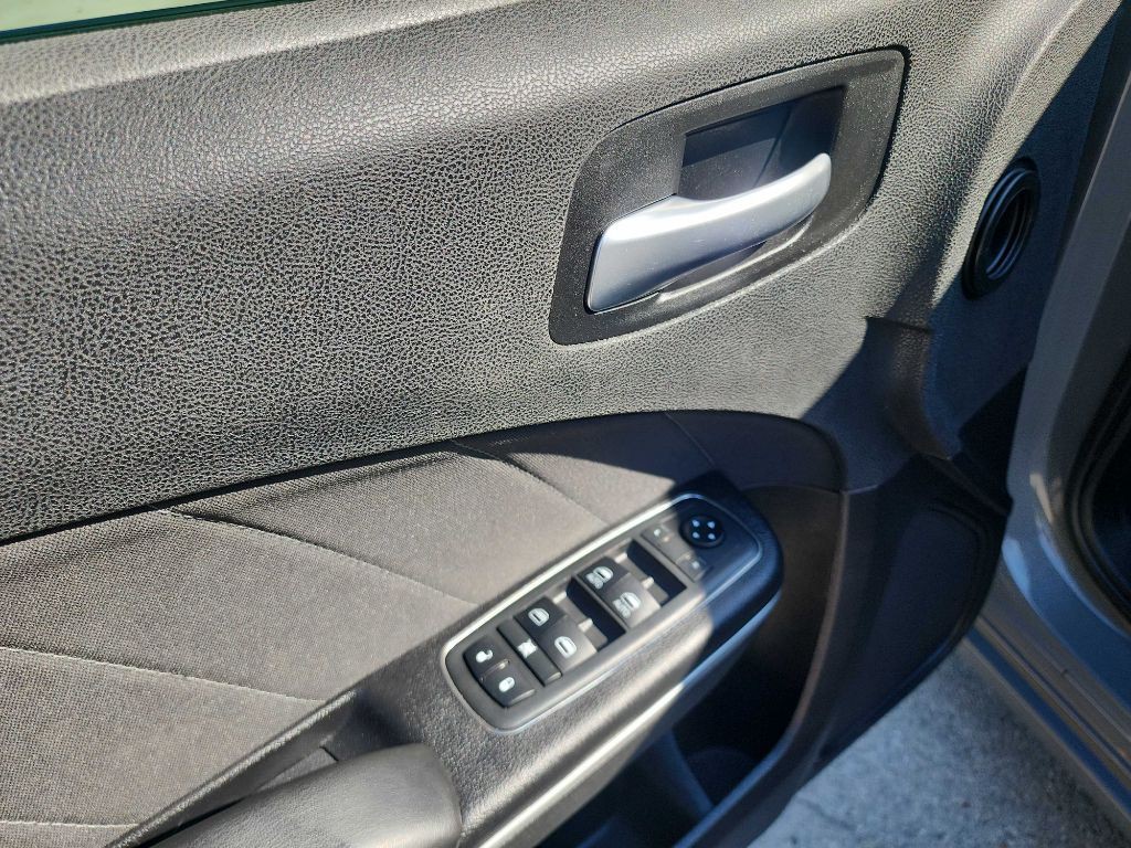 2019 Dodge Charger Image 12