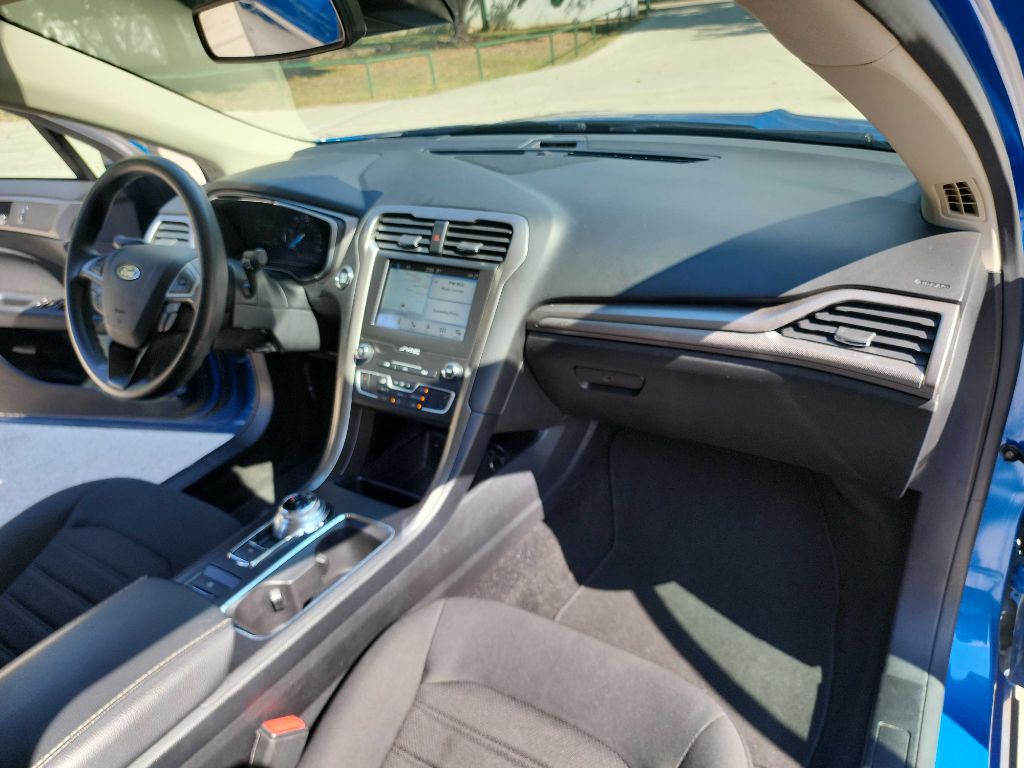 2019 Ford Fusion Image 38