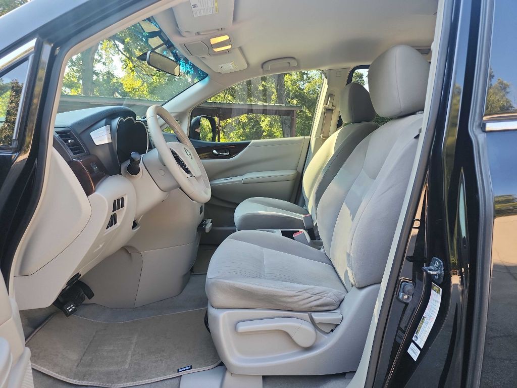 2014 Nissan Quest Image 14