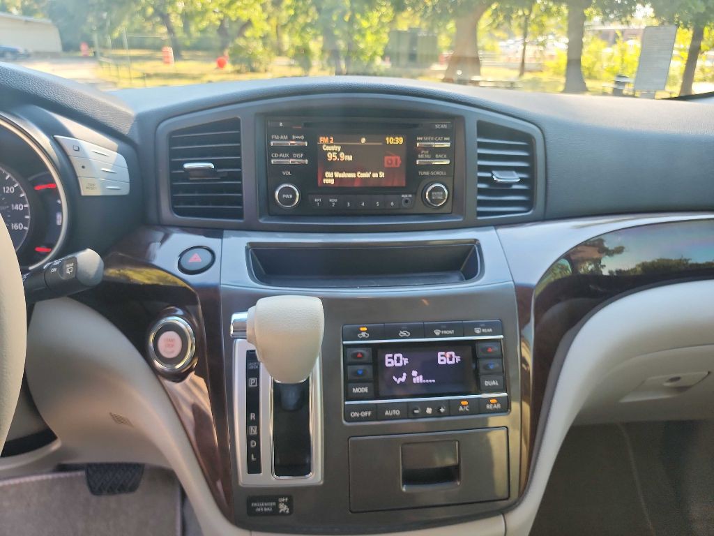 2014 Nissan Quest Image 21
