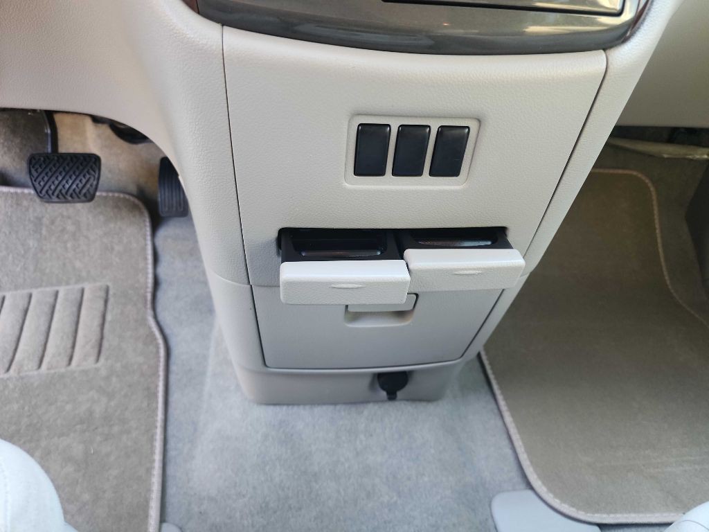 2014 Nissan Quest Image 23