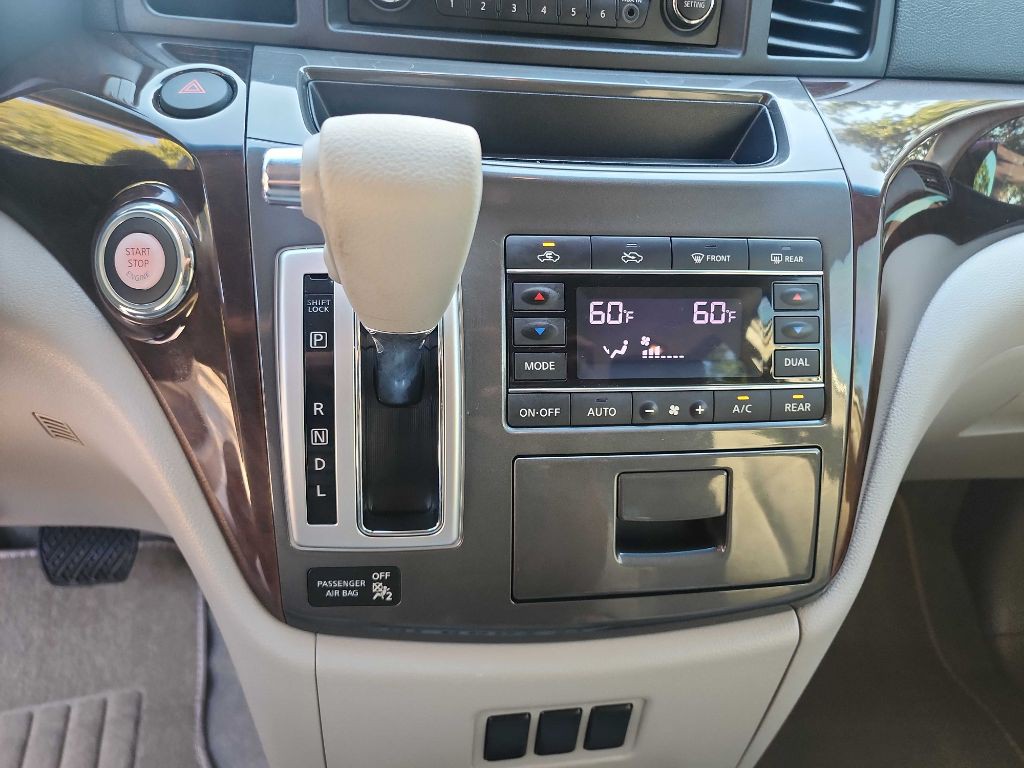 2014 Nissan Quest Image 26