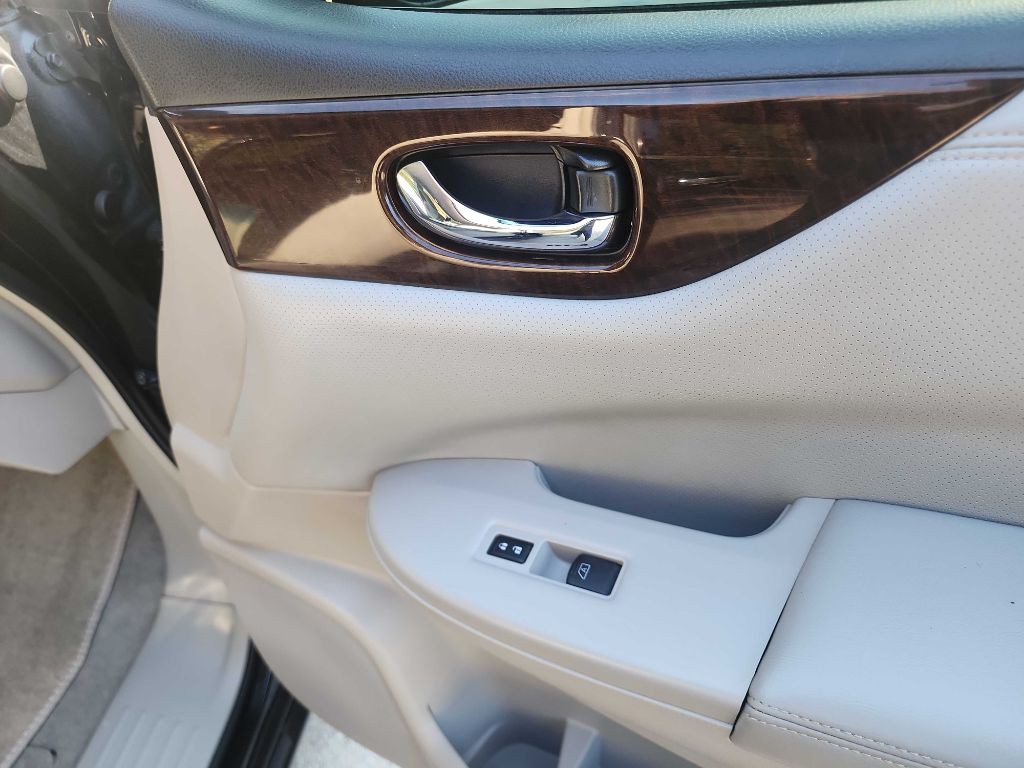 2014 Nissan Quest Image 34