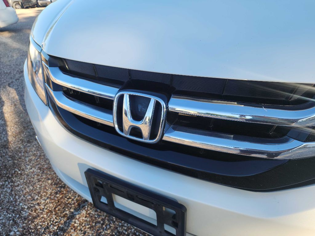 2015 Honda Odyssey Image 3