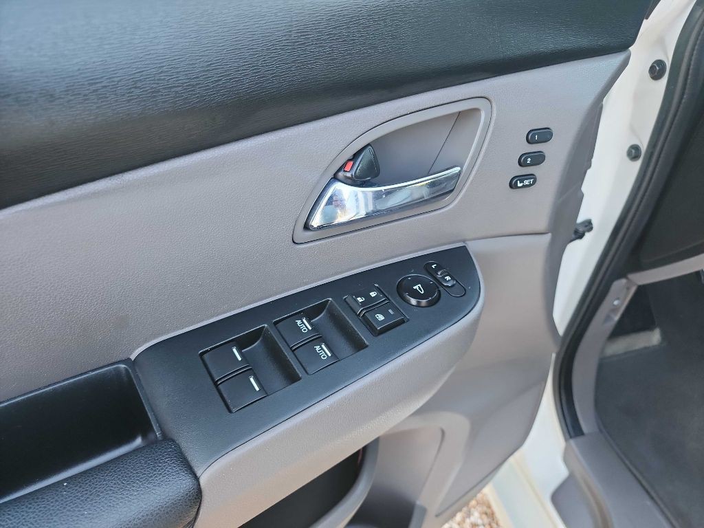 2015 Honda Odyssey Image 14