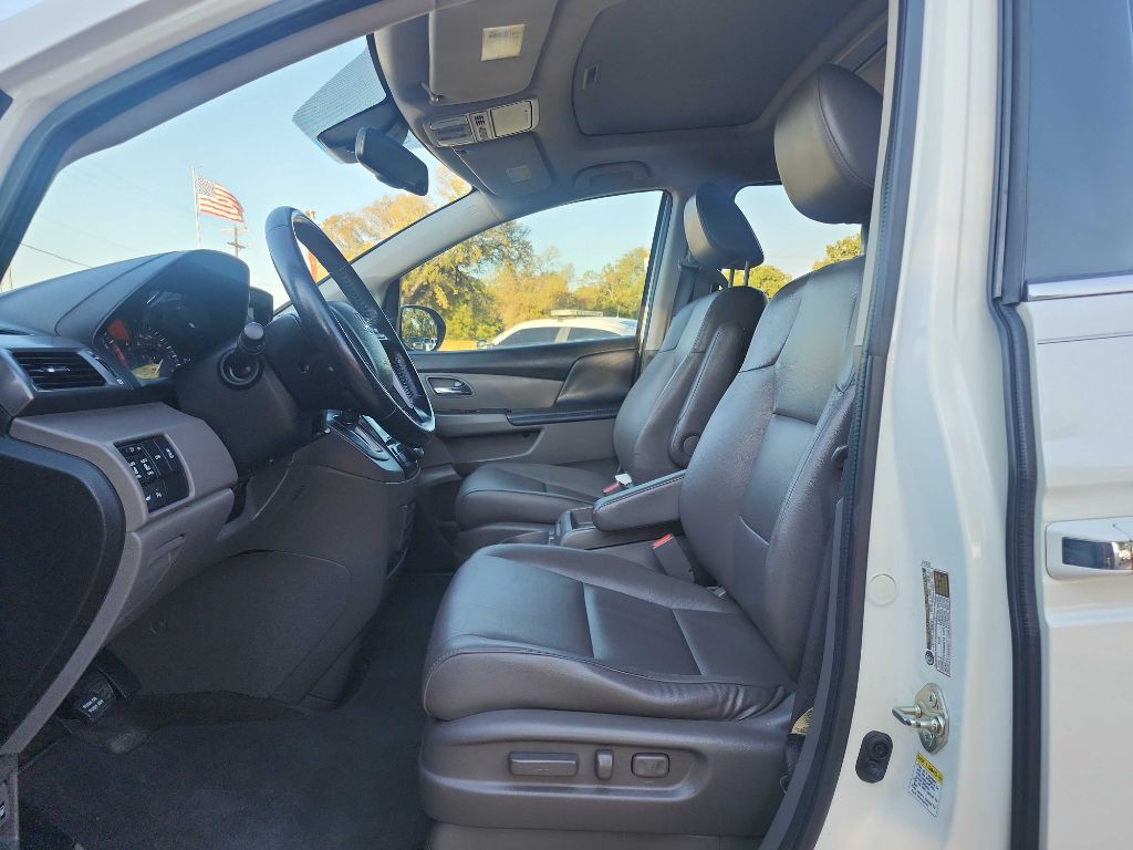 2015 Honda Odyssey Image 15