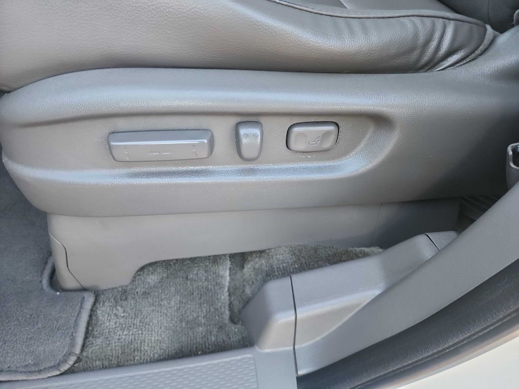 2015 Honda Odyssey Image 16