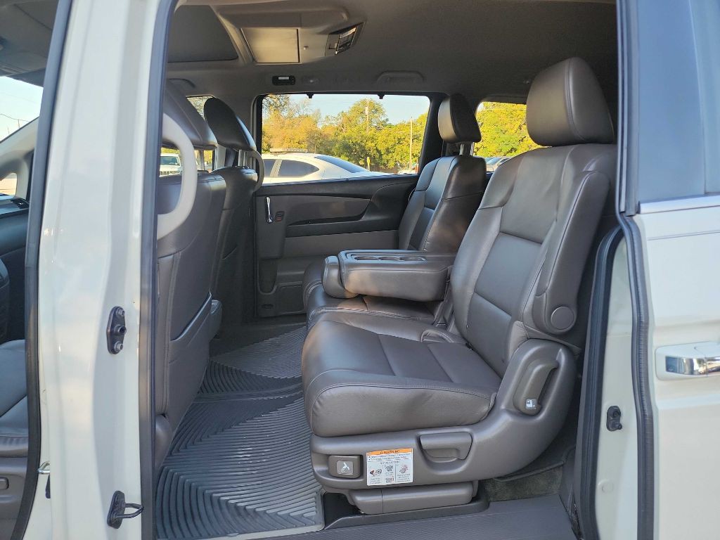 2015 Honda Odyssey Image 30