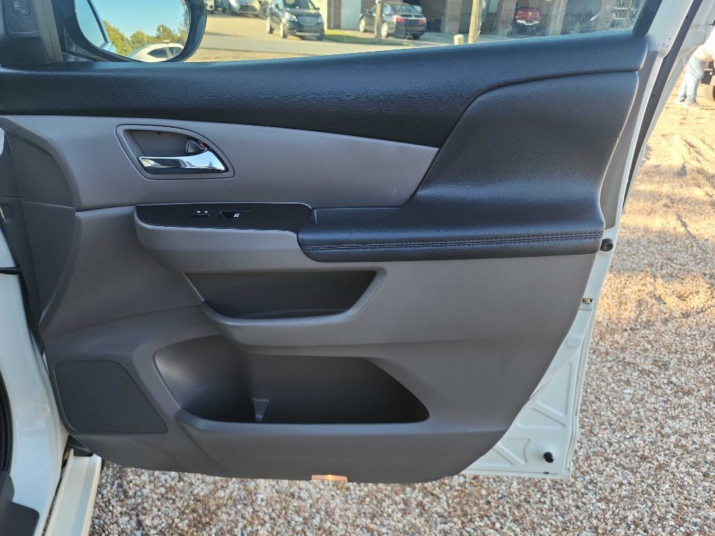 2015 Honda Odyssey Image 38