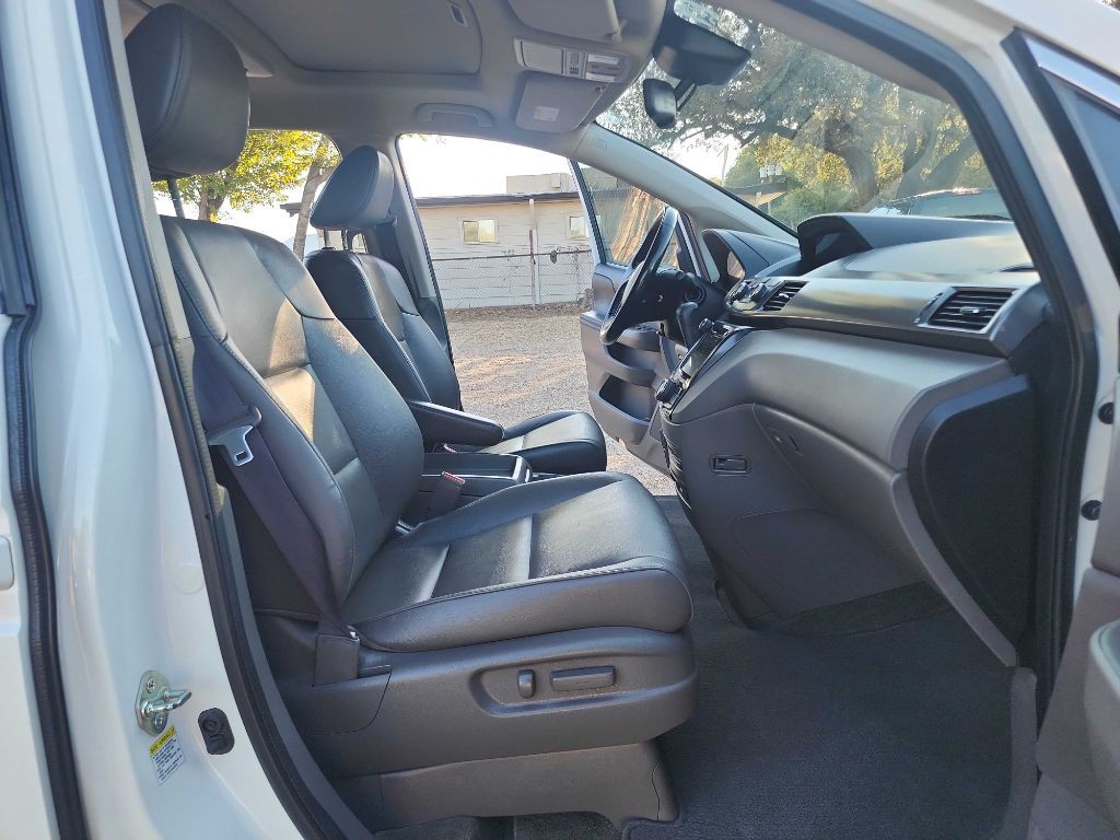 2015 Honda Odyssey Image 44
