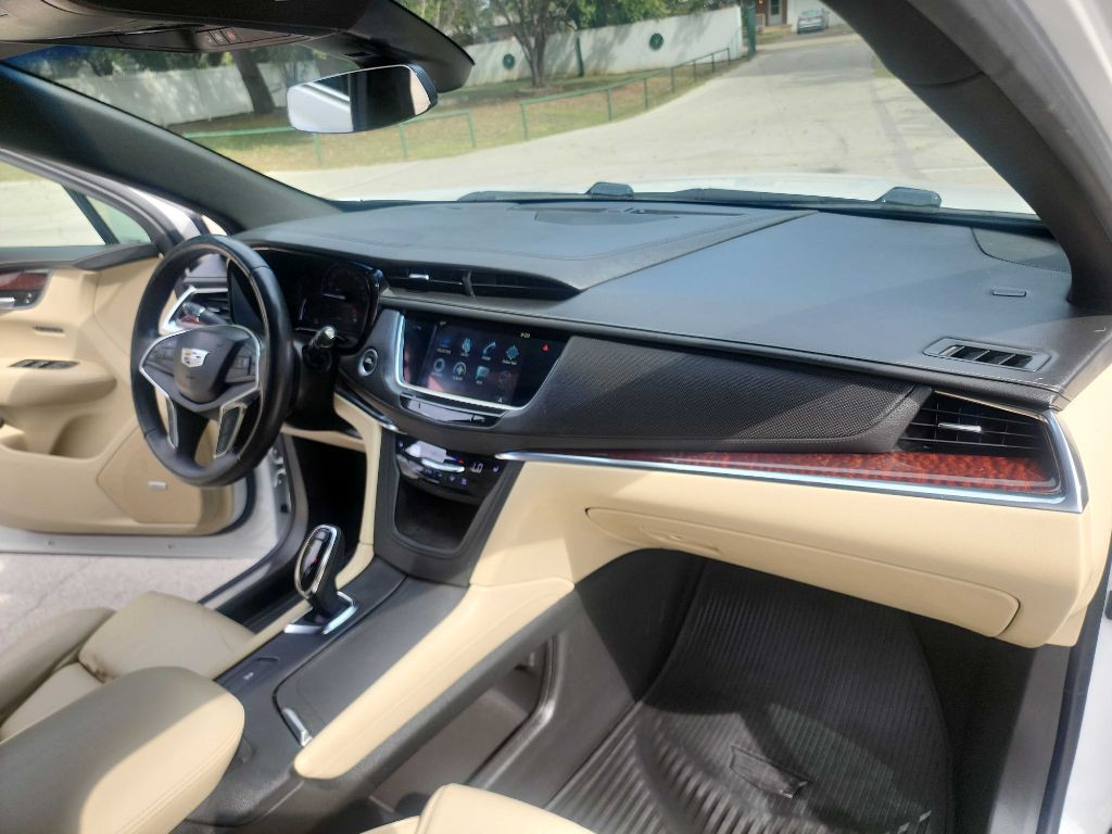2017 Cadillac XT5 Image 38