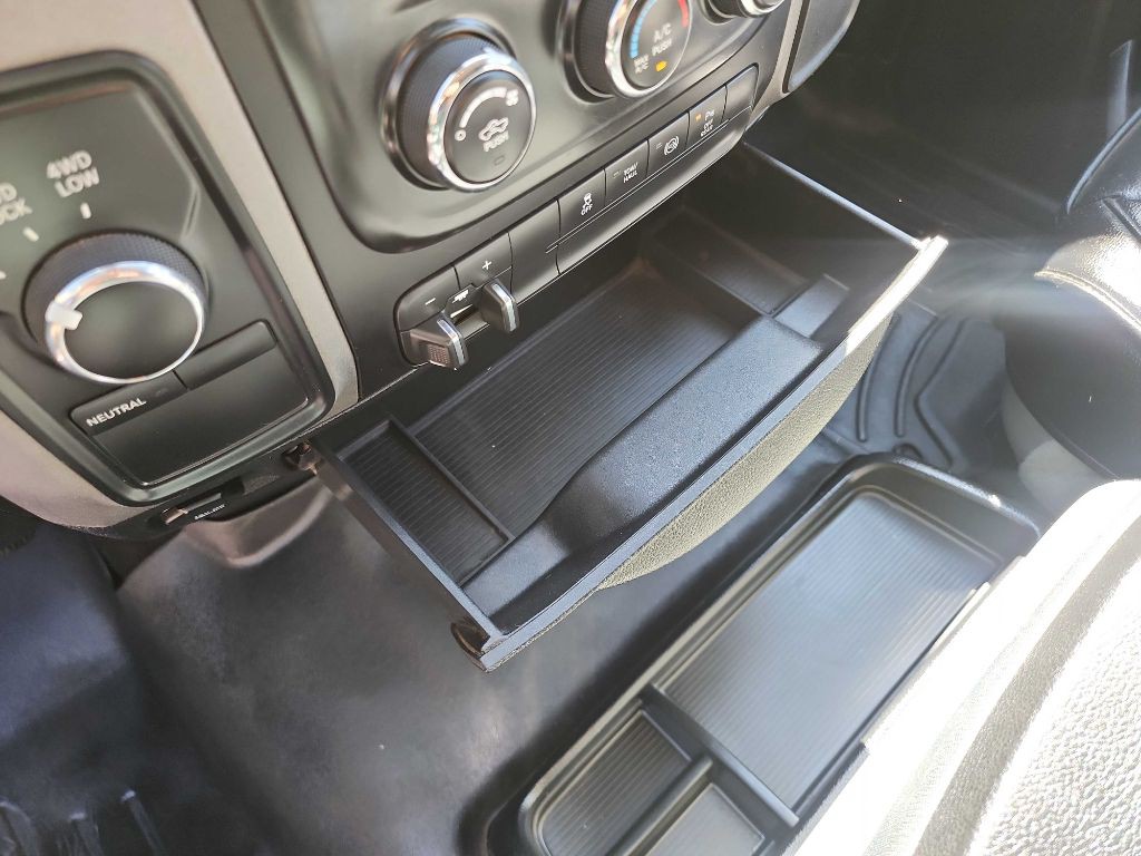 2016 RAM 2500 Image 28