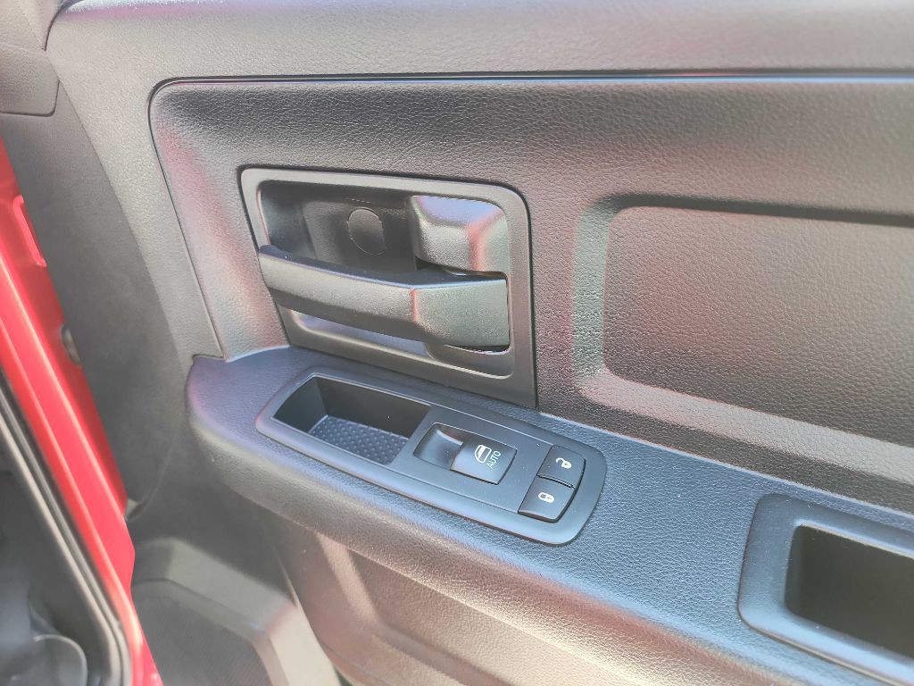 2016 RAM 2500 Image 37