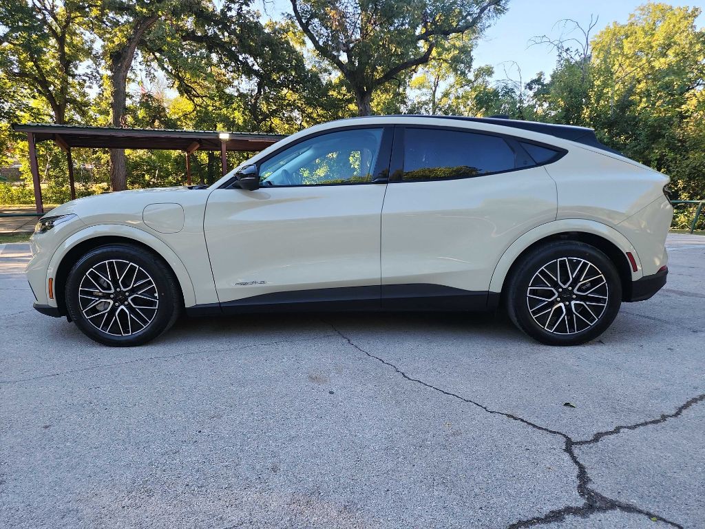 2025 Ford Mustang Image 5