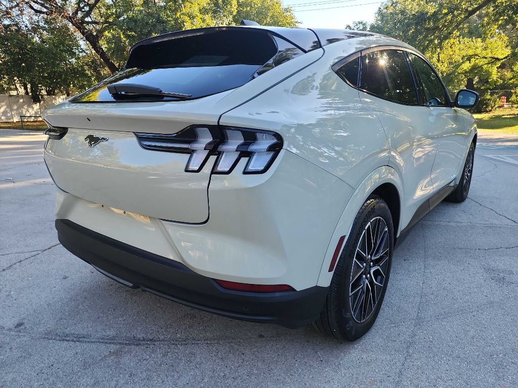 2025 Ford Mustang Image 9