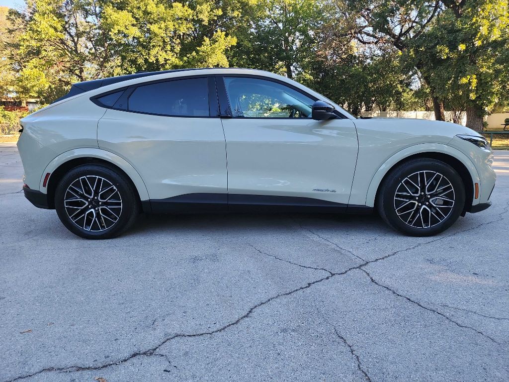 2025 Ford Mustang Image 11