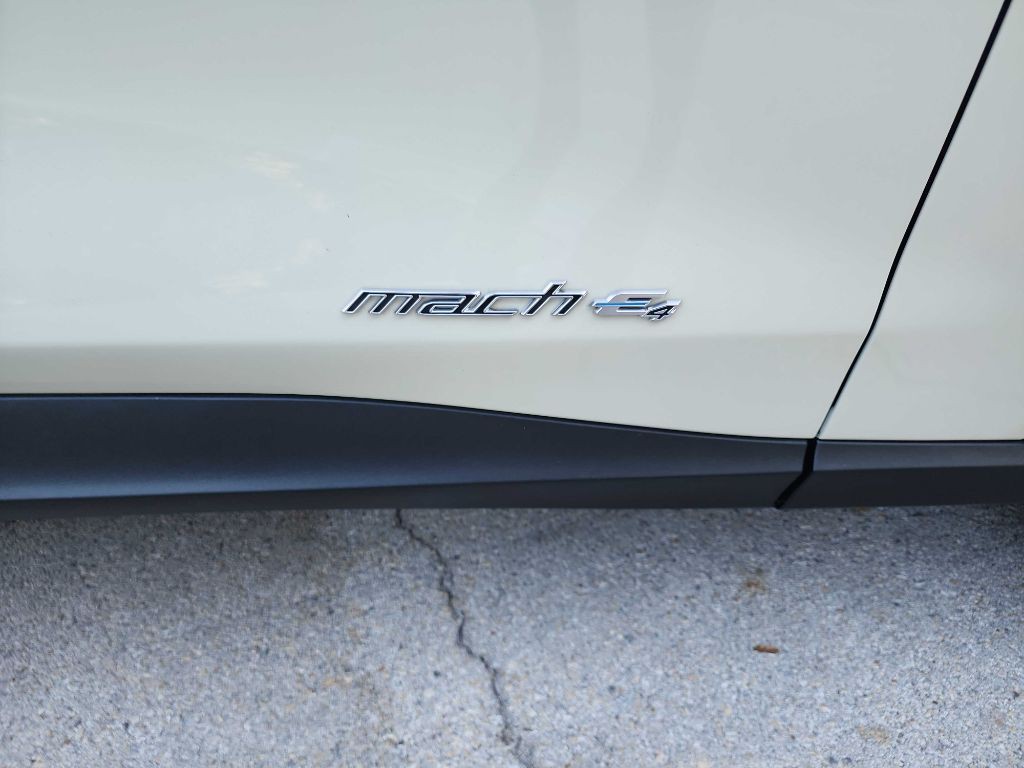 2025 Ford Mustang Image 13