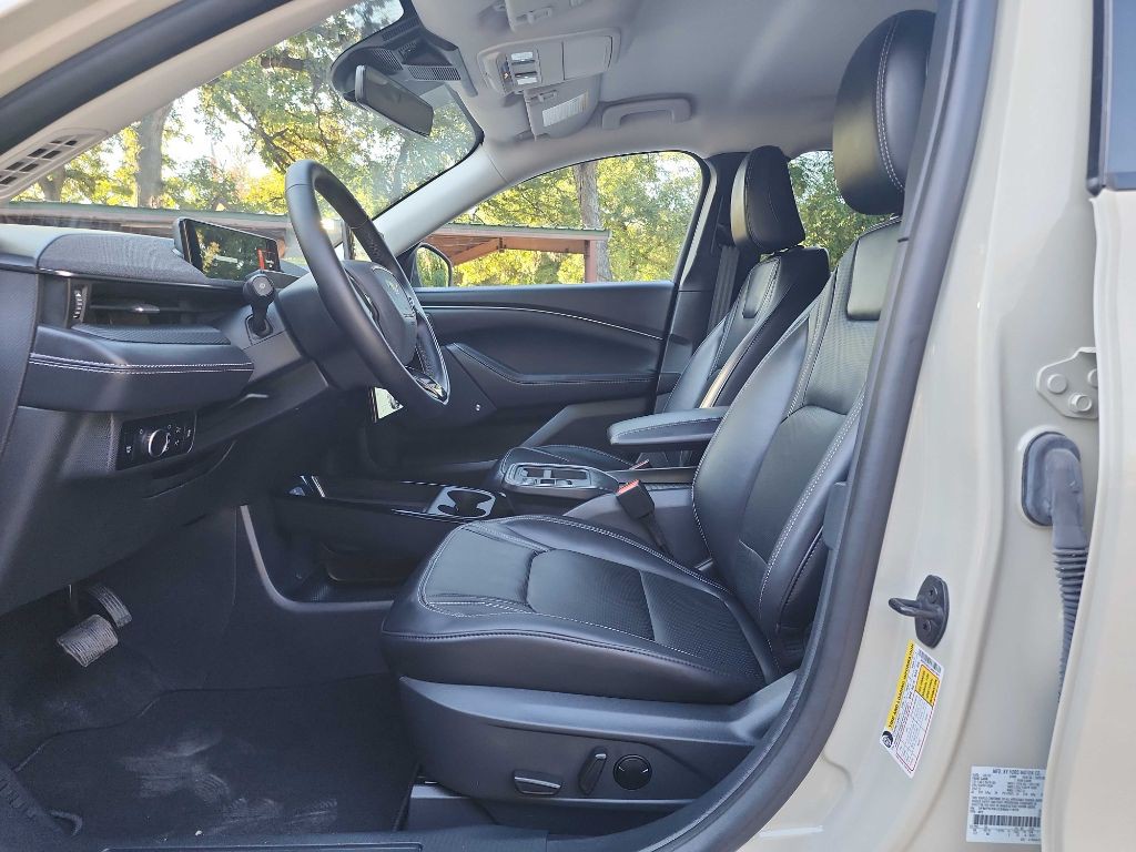 2025 Ford Mustang Image 16