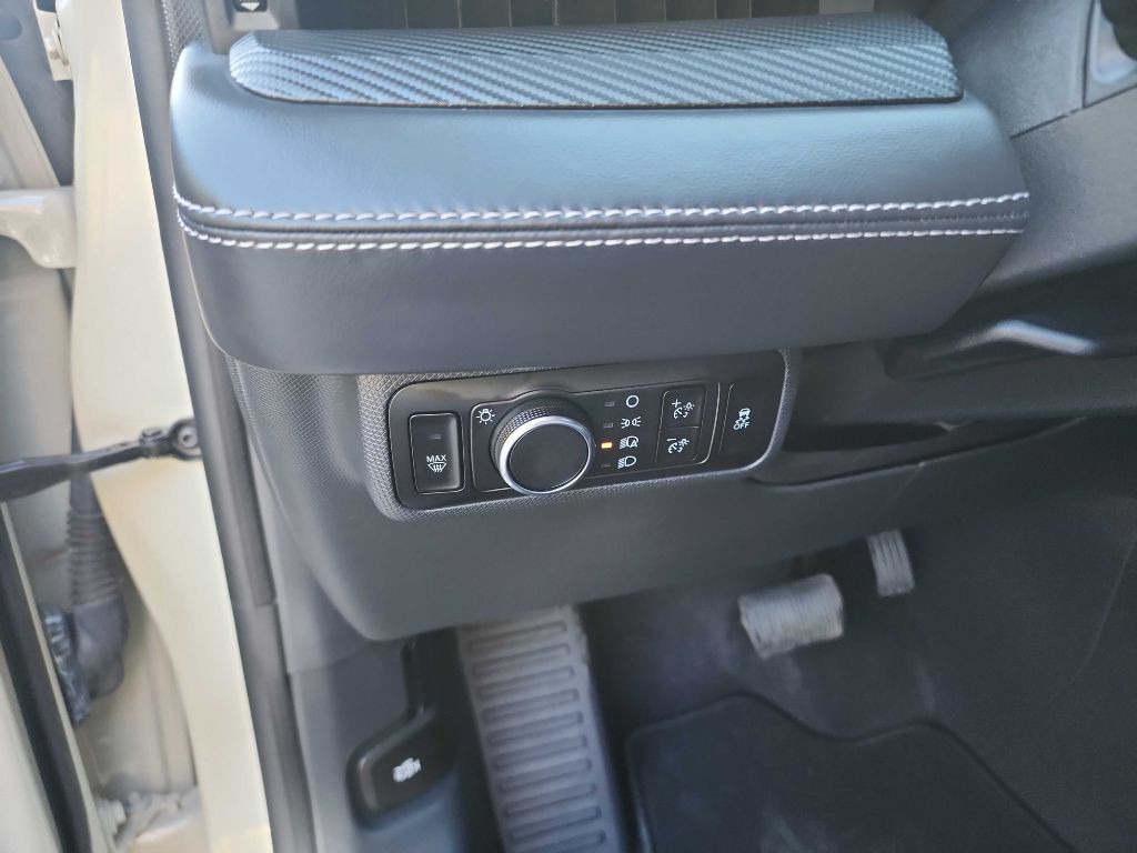 2025 Ford Mustang Image 19