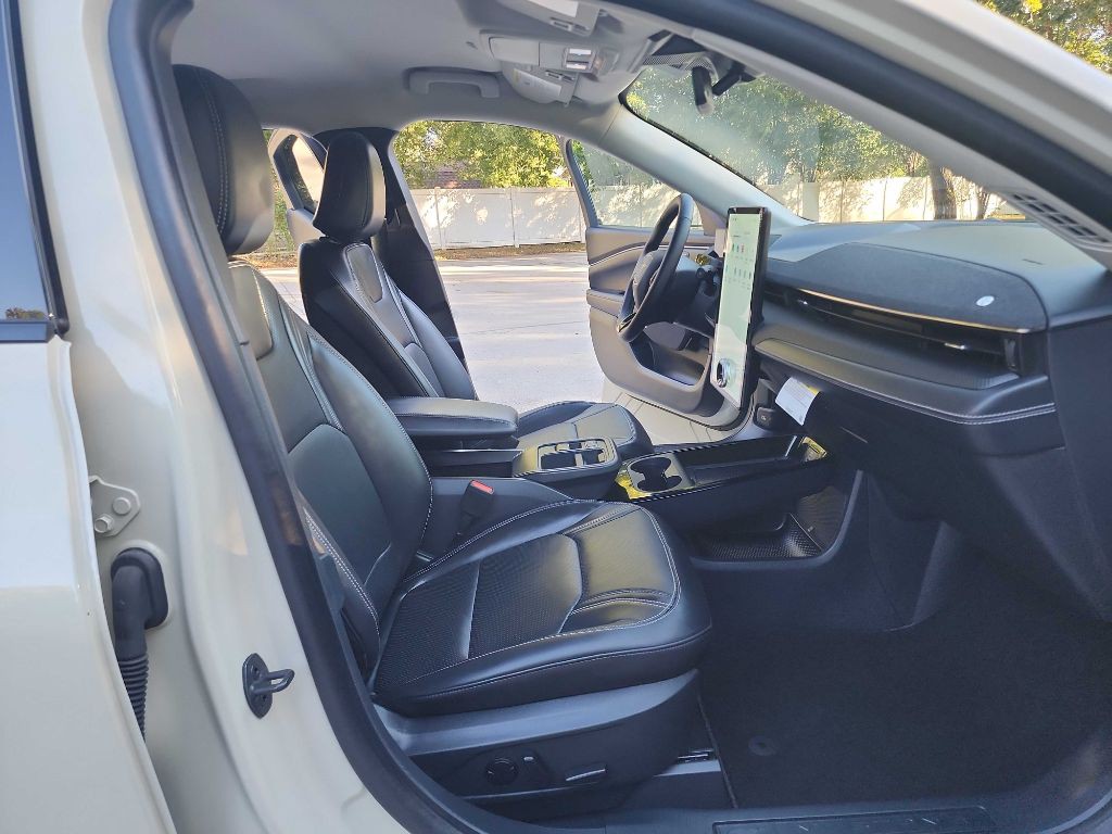 2025 Ford Mustang Image 42