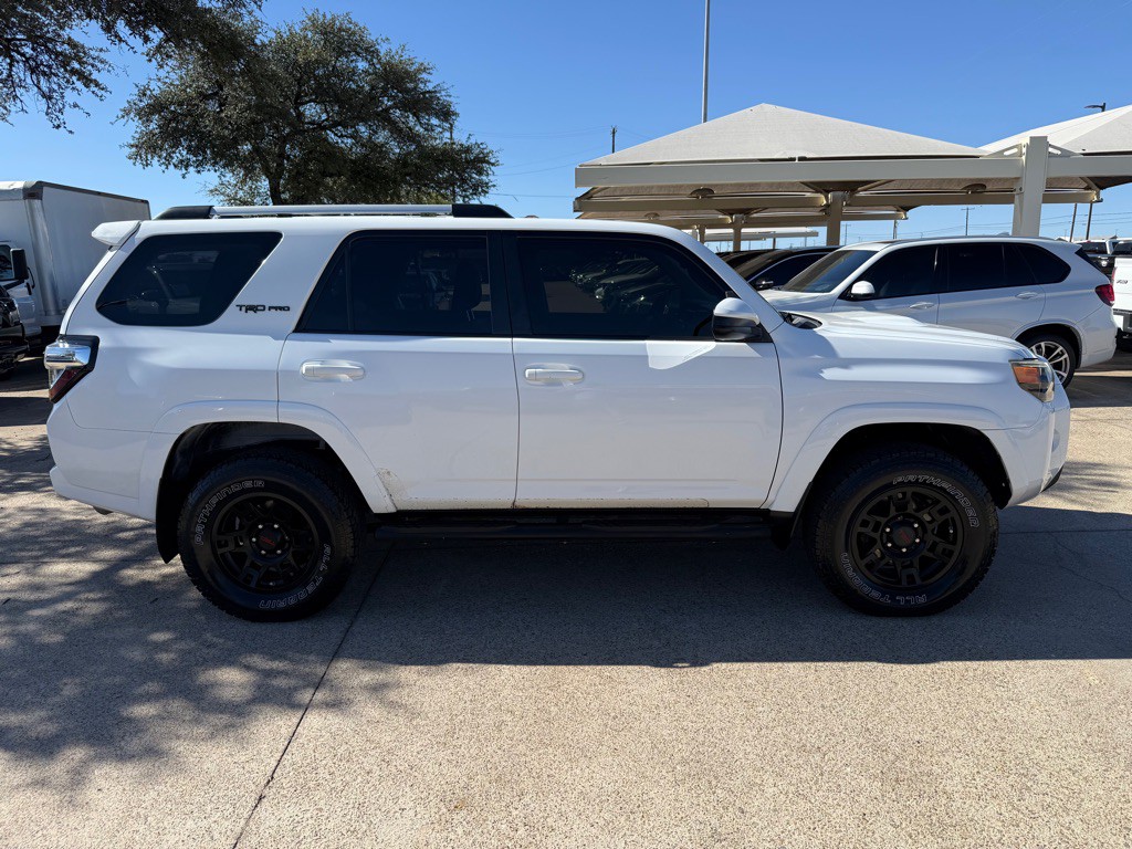 2016 Toyota 4Runner Image 8