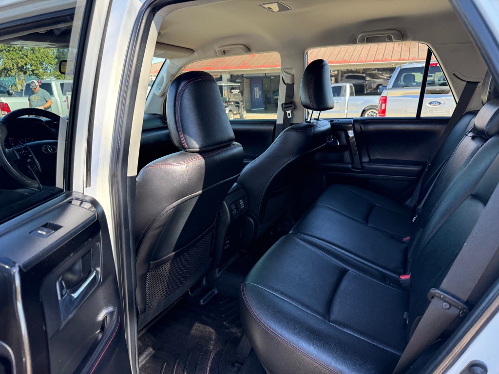 2016 Toyota 4Runner Image 15