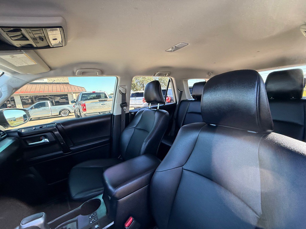 2016 Toyota 4Runner Image 18